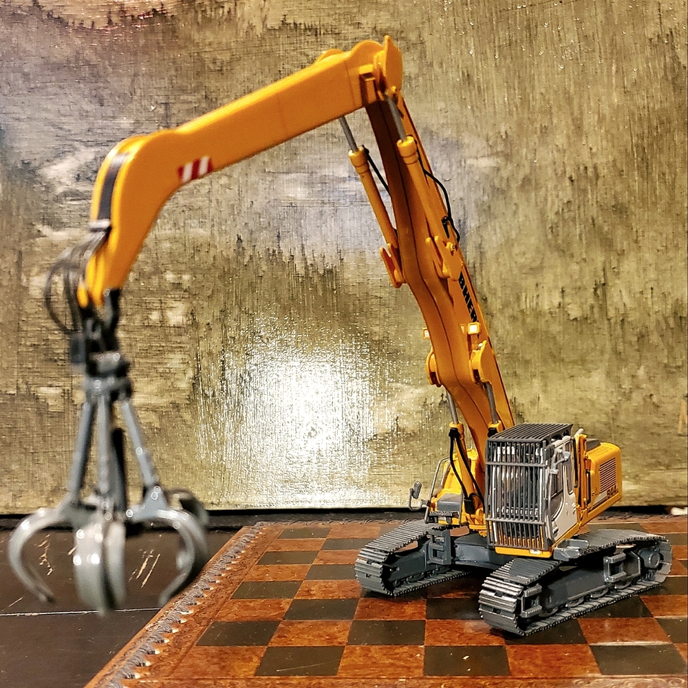 1:50th Scale Liebherr R944C Industrial Scrap Handler Model